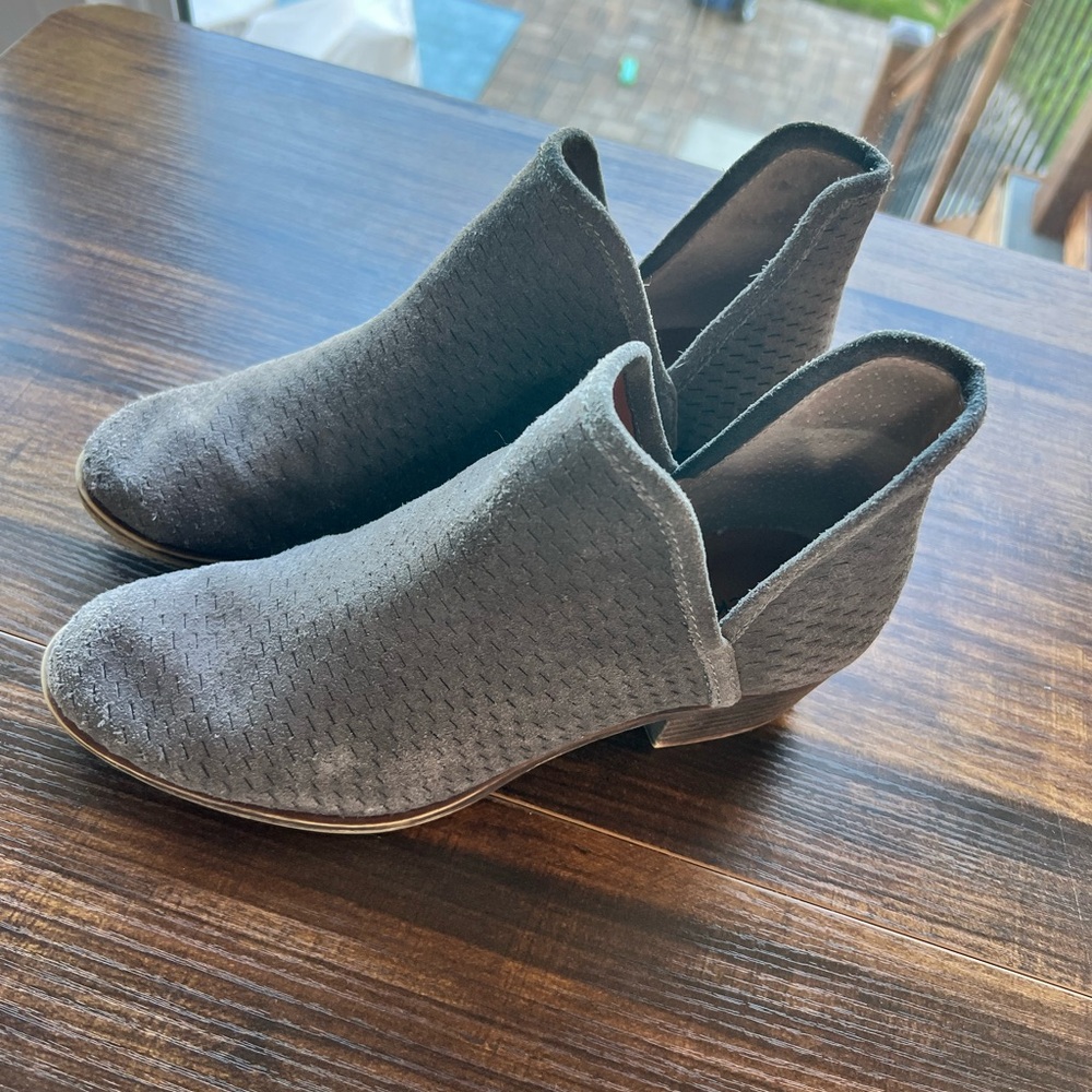 Women’s Gray Textured Shoes LUCKY